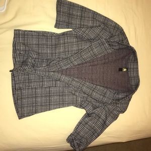 Black and white lined collard blazer